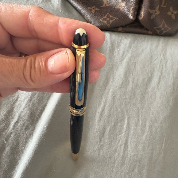 Luxury Black and Gold Pen Mont blanc Original